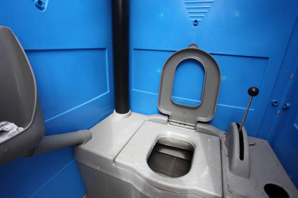 Porta potty delivery and setup in Silver Lake, FL
